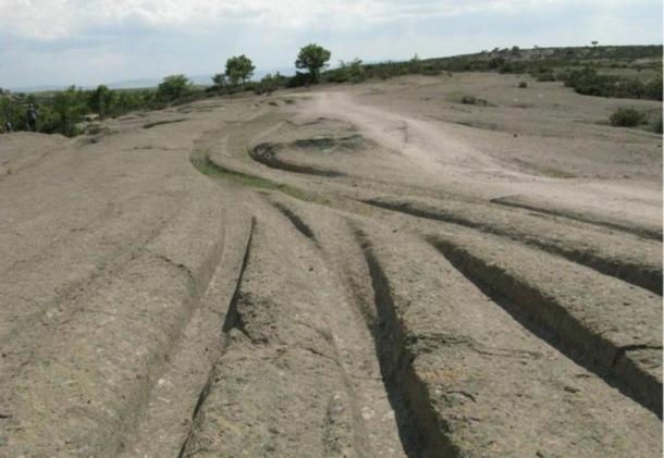 ancient tracks   Este es un enorme complejo subterráneo millones de años de antigüedad, Man Made?