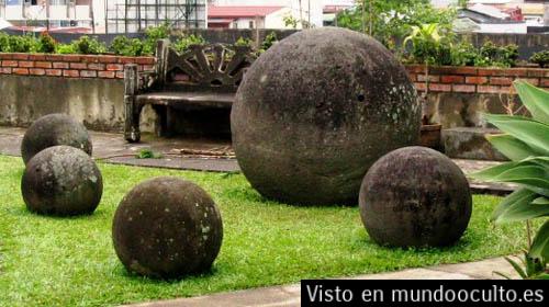 Las esferas de piedra repartidas por todo el mundo